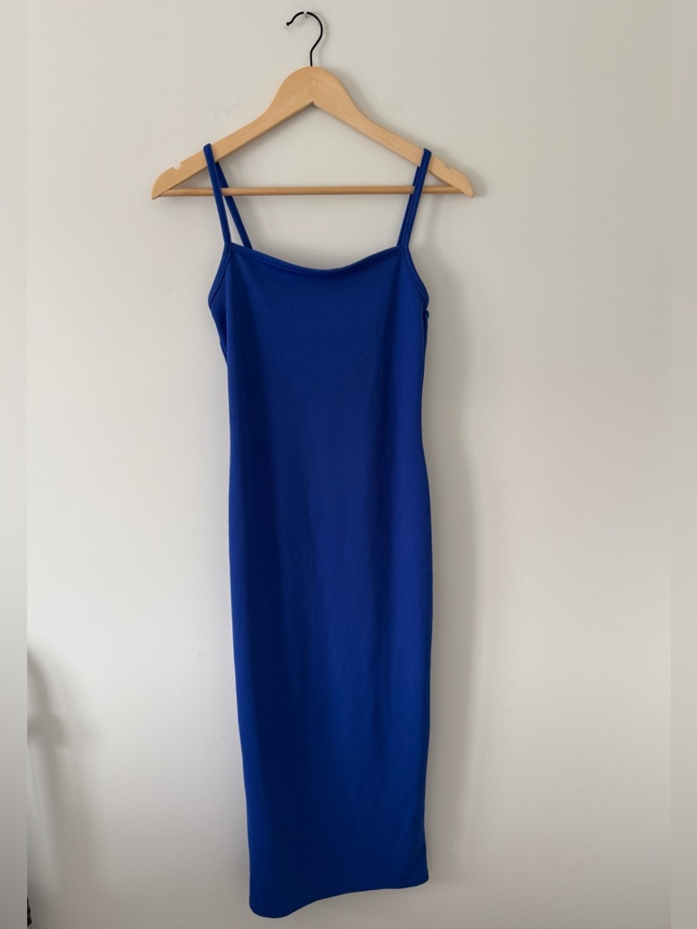 PrettyLittleThing | Blue Bodycon Spaghetti Strap Midi Dress (size 6)